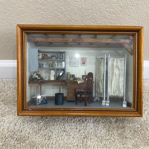Vintage Miniature Shadow Box Doctor/ Physician’s Office Diorama 13x9x5 Framed, - Picture 13 of 14